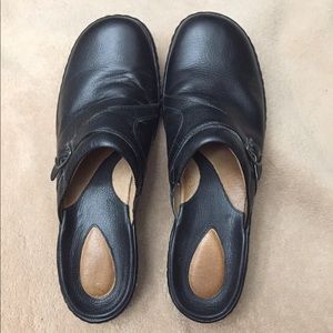 Clarks Artisan Leather Black Mules